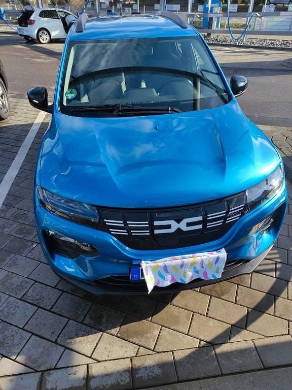 Blau Gebraucht 2023 Dacia Spring Essentiel Kleinwagen | 11.500 € (Guter Preis) - Bild 1/4