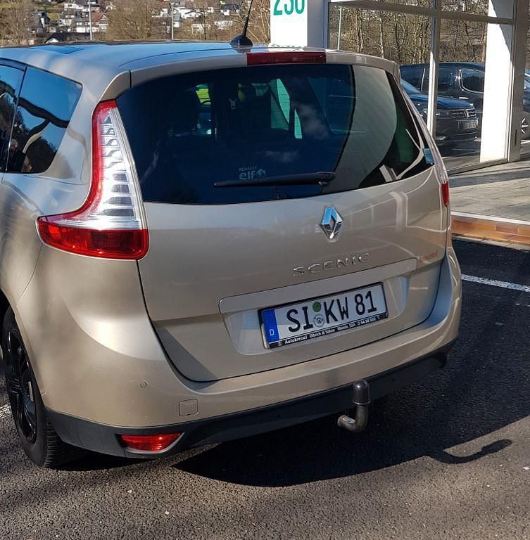 Gebraucht Renault Grand Scénic III Bose Edition 140 PS (102 kW) 2015 Gold Van / Kleinbus