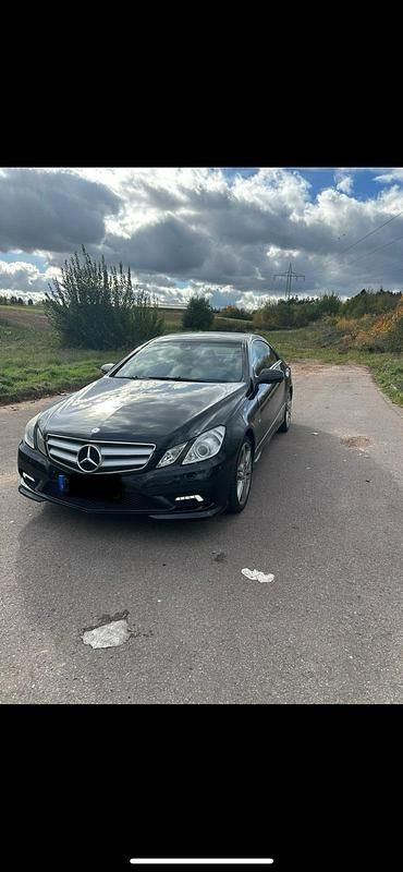 Schwarz Gebraucht 2009 Mercedes E350 Coupé | 6.900 € (Superpreis) - Bild 1/4