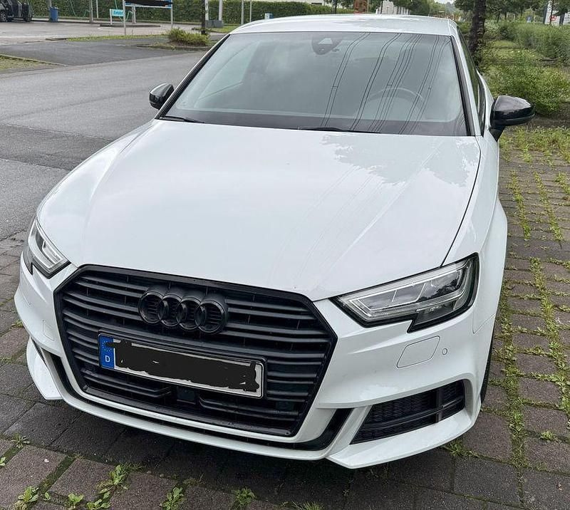 Weiß Gebraucht 2017 Audi A3 S-Line Limousine | 17.000 € (Superpreis) - Bild 1/4