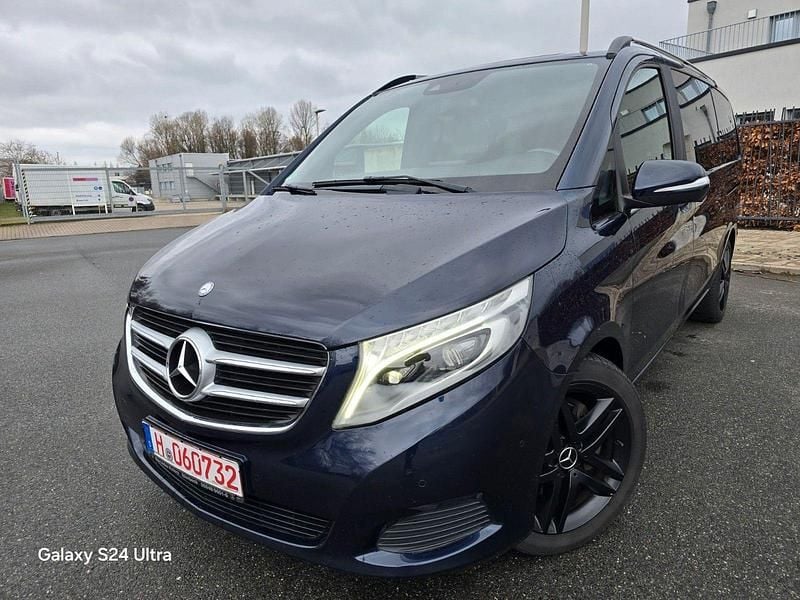Gebraucht Mercedes V250 Edition 190 PS (139 kW) 2015 Blau Van / Kleinbus