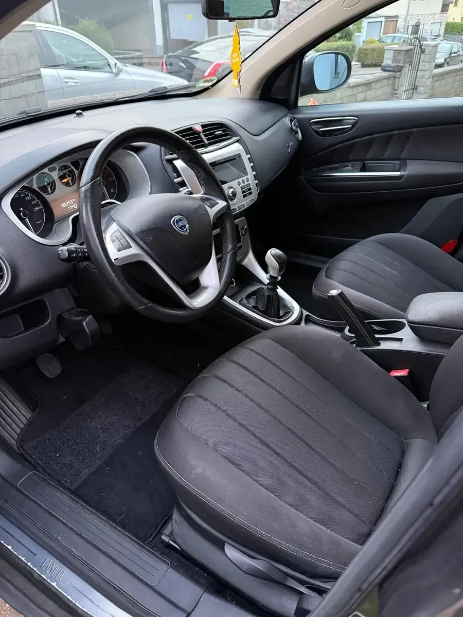 Gebraucht Lancia Delta 120 PS (88 kW) 2008 Grau Kleinwagen