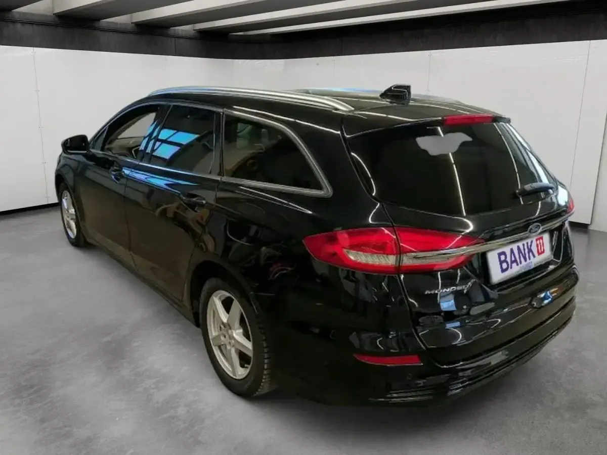 Gebraucht Ford Mondeo Titanium 150 PS (110 kW) 2022 Schwarz Kombi