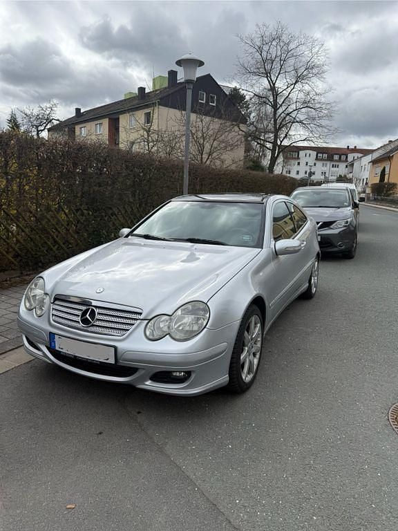 Gebraucht Mercedes C230 204 PS (150 kW) 2007 Silber Coupé