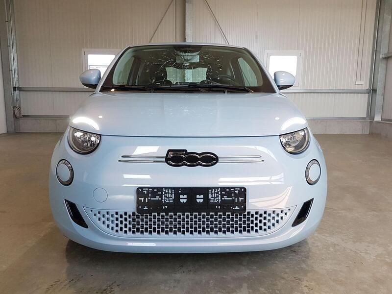 Gebraucht Fiat 500e Passion 86 kW (118 PS) 2021 Himmel blau dreischicht lackierung Kleinwagen