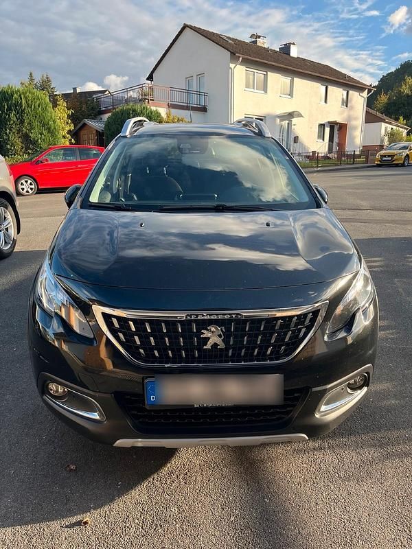 Schwarz Gebraucht 2018 Peugeot 2008 Allure SUV | 15.000 € (Teuer) - Bild 1/4