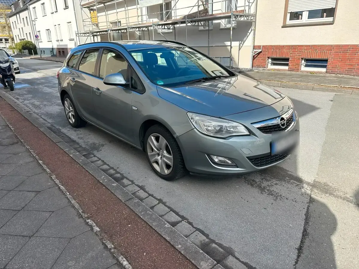 Usata Opel Astra 110 CV (80 kW) 2011 Grigio Station wagon