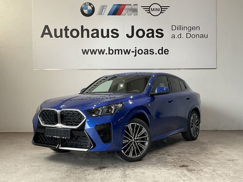Blau Neu 2025 BMW X2 Performance SUV | 51.900 € (Etwas zu teuer) - Bild 1/4