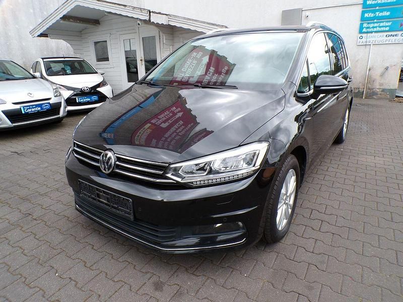 Schwarz Gebraucht 2019 VW Touran Van / Kleinbus | 16.990 € (Fairer Preis) - Bild 1/4