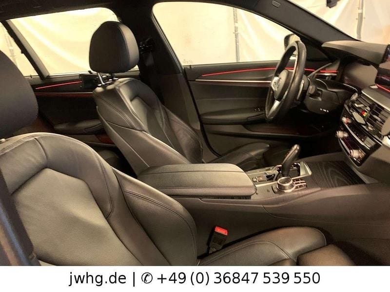 Gebraucht BMW 530 M Sport 286 PS (210 kW) 2022 Tansanitblau (metallic) Kombi