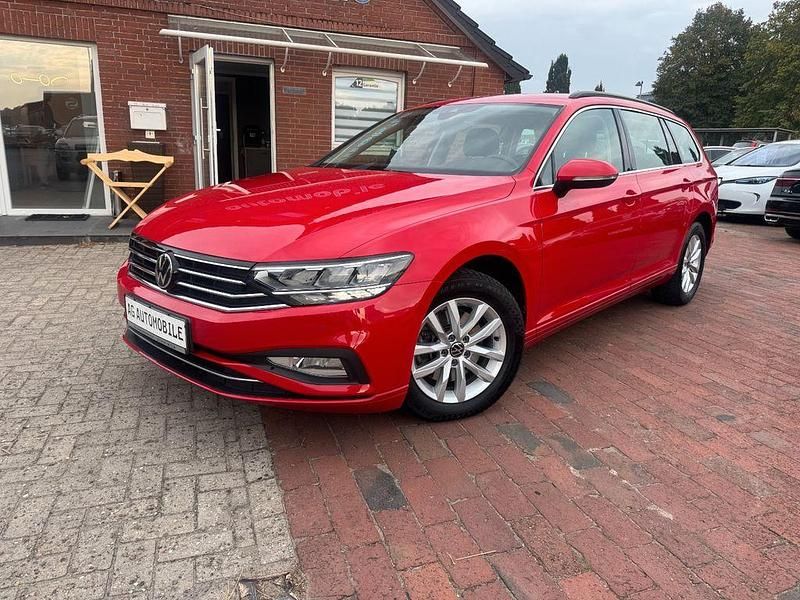 Rot Gebraucht 2021 VW Passat Business Kombi | 16.300 € (Fairer Preis) - Bild 1/4