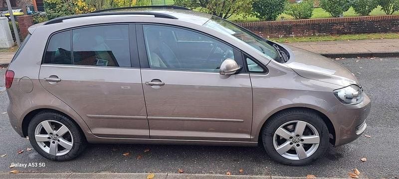 Braun Gebraucht 2011 VW Golf Plus Cross Comfortline Van / Kleinbus | 4.200 € (Superpreis) - Bild 1/4