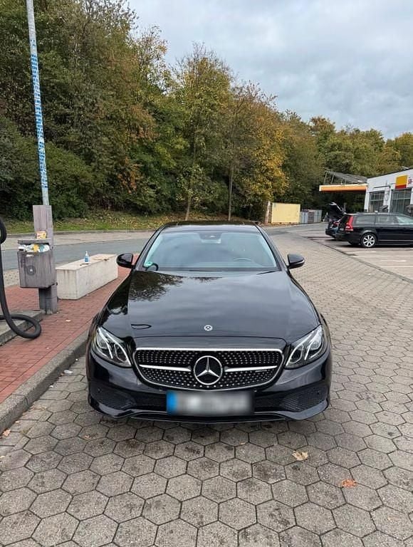 Gebraucht Mercedes E200 184 PS (135 kW) 2018 Schwarz Limousine