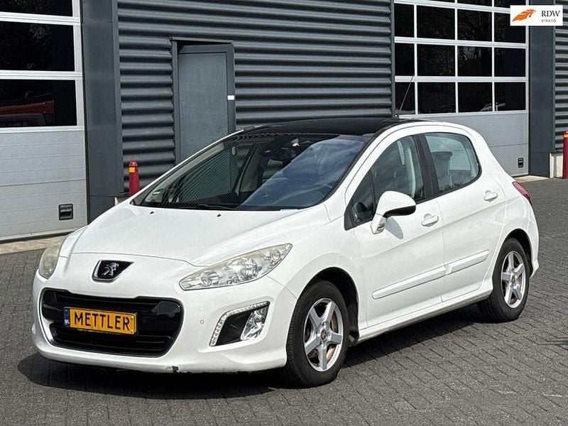 Second-hand Peugeot 308 Active 120 CP (88 kW) 2012 Alb Berlinǎ