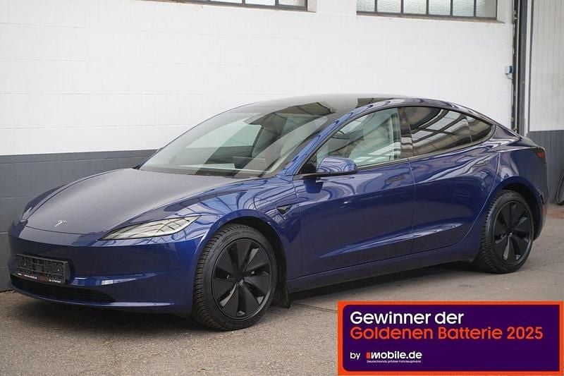Blau Gebraucht 2024 Tesla Model 3 Long Range AWD Limousine | 41.950 € (Fairer Preis) - Bild 1/4