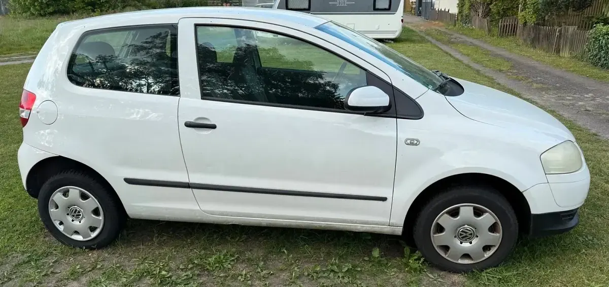 Używany VW Fox 54 KM (39 kW) 2006 Biały Hatchback