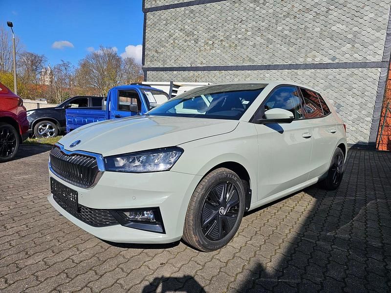 Neu Skoda Fabia Dynamic 95 PS (69 kW) 2026 Timianogrün Kleinwagen