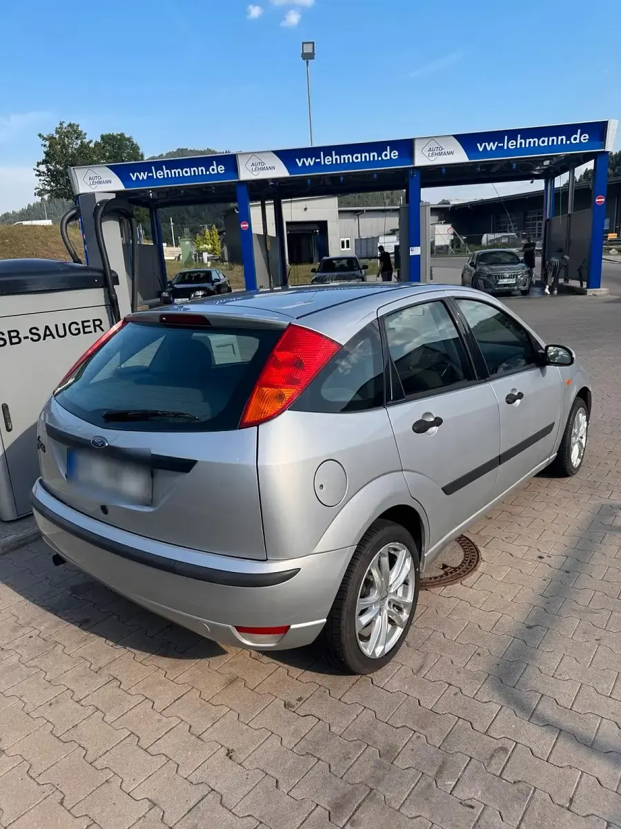 Gebraucht Ford Focus 101 PS (74 kW) 2004 Silber Limousine