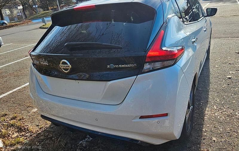 Gebraucht Nissan Leaf N-Connecta 110 kW (150 PS) 2021 Weiß Kleinwagen