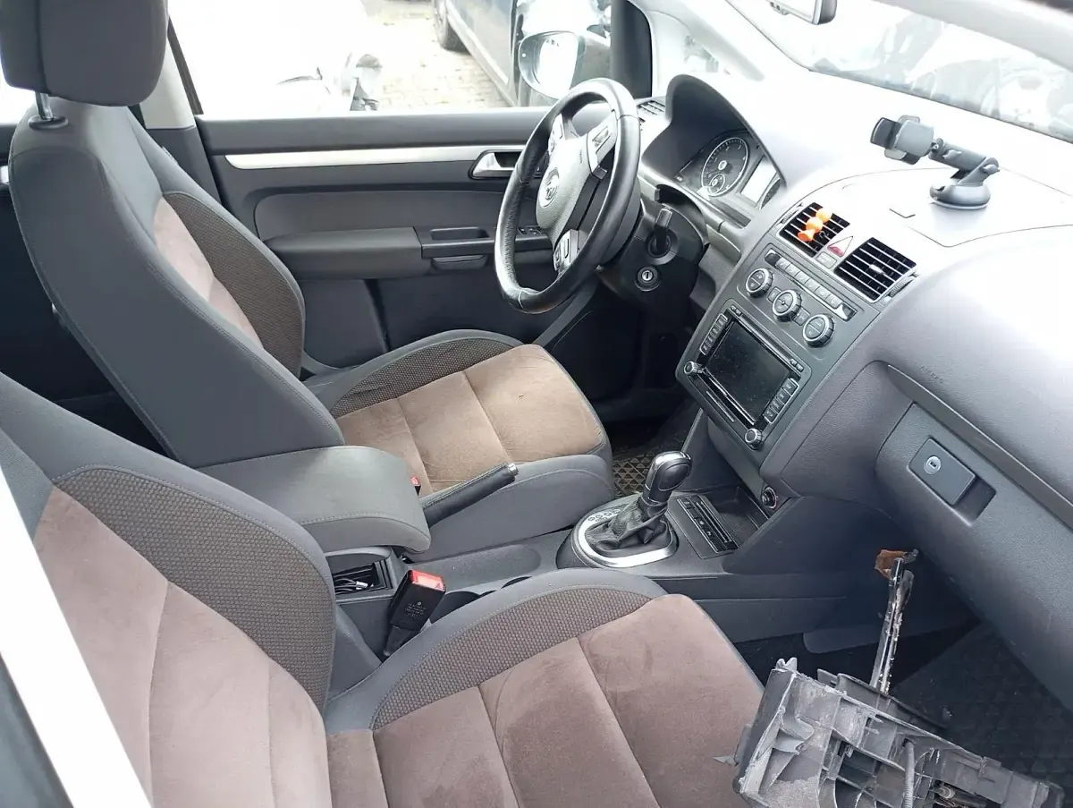 Gebraucht VW Touran Highline 177 PS (130 kW) 2013 Braun Van / Kleinbus