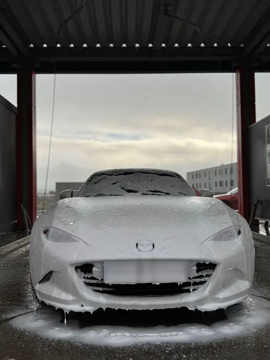 Używany Mazda MX5 Inclusive 160 KM (117 kW) 2018 Biały Kabriolet