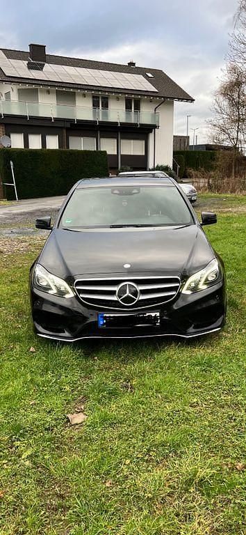 Schwarz Gebraucht 2013 Mercedes E300 AMG Limousine | 10.500 € (Superpreis) - Bild 1/4