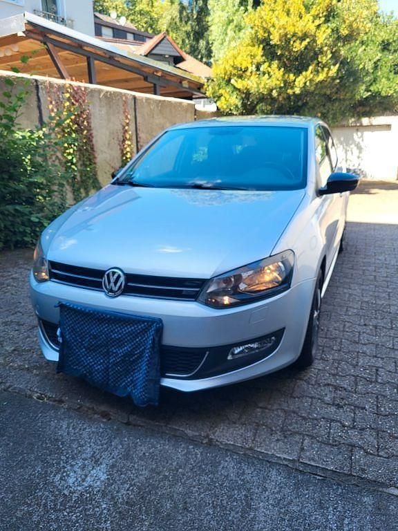 Silber Gebraucht 2012 VW Polo Style Limousine | 5.200 € (Superpreis) - Bild 1/4