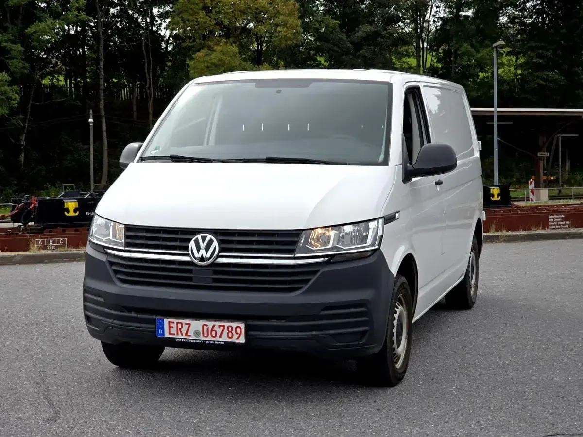 Gebraucht VW T6.1 150 PS (110 kW) 2020 Weiß Van