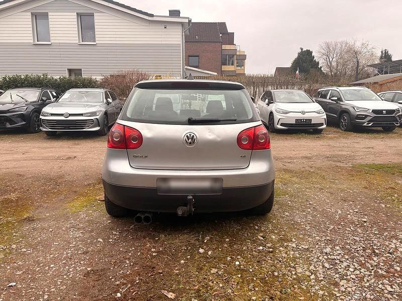 Gebraucht VW Golf V 102 PS (75 kW) 2005 Grau Kleinwagen