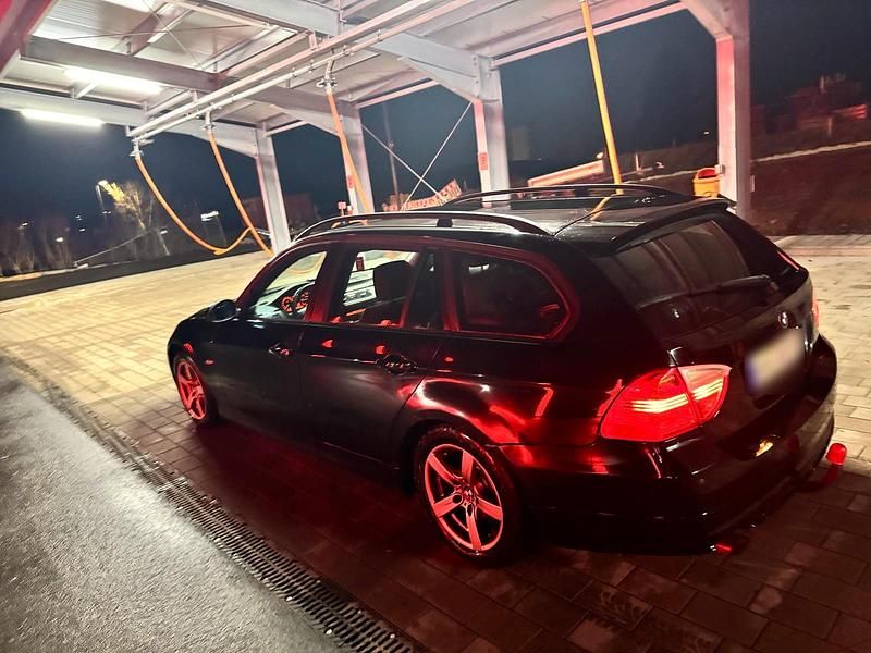Gebraucht BMW 320 163 PS (119 kW) 2006 Schwarz Kombi
