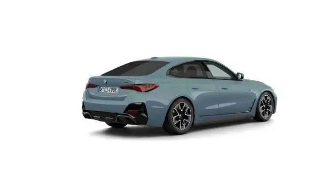 Gebraucht BMW i4 M Sport 250 kW (340 PS) 2025 Cape york gruen Limousine