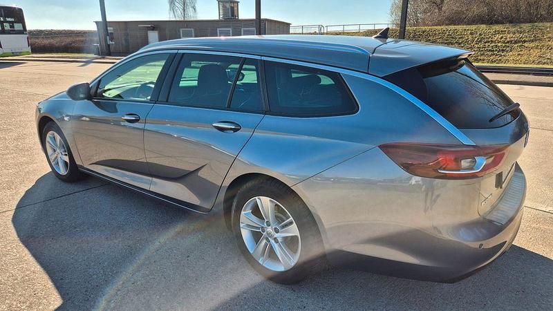 Gebraucht Opel Insignia Edition 136 PS (100 kW) 2019 Grau Kombi