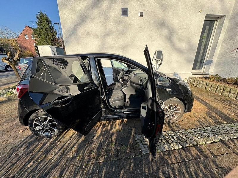 Gebraucht Hyundai i10 Passion Plus 67 PS (49 kW) 2018 Schwarz Kleinwagen