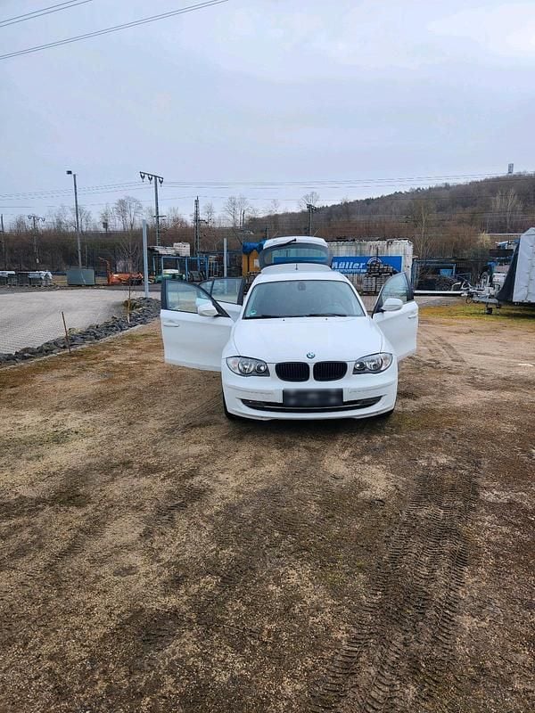Gebraucht BMW 118 143 PS (105 kW) 2011 Weiß Kleinwagen
