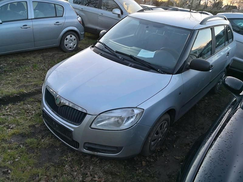 Gebraucht Skoda Fabia 80 PS (58 kW) 2010 Silber Kombi
