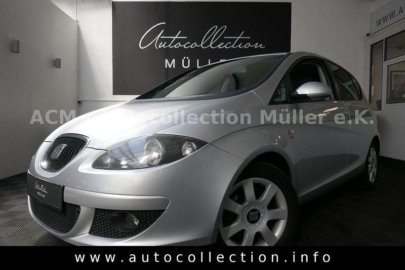 Grau Gebraucht 2004 Seat Altea Style Van / Kleinbus | 1.197 € (Superpreis) - Bild 1/4