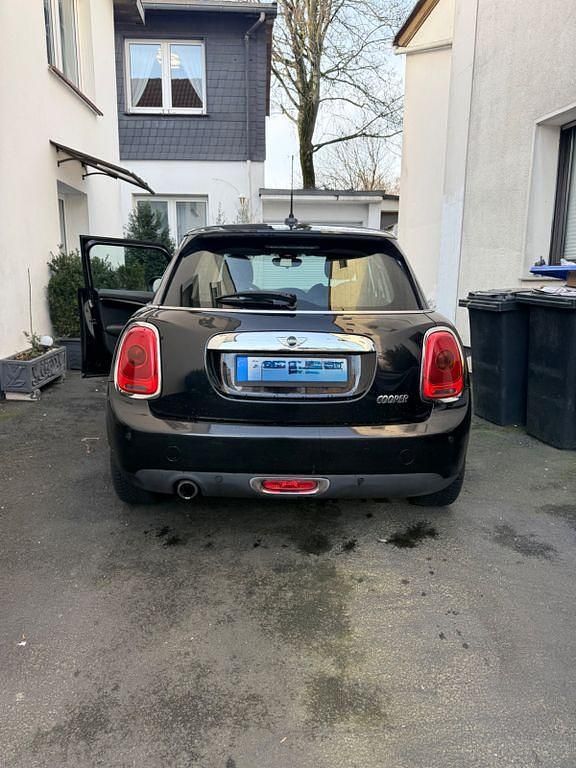 Gebraucht Mini Cooper 136 PS (100 kW) 2016 Schwarz Kleinwagen