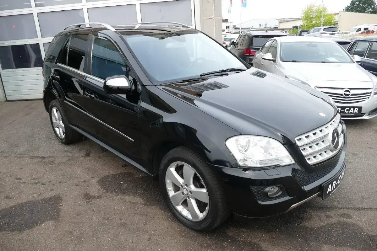 Gebraucht Mercedes ML350 224 PS (164 kW) 2009 Schwarz SUV