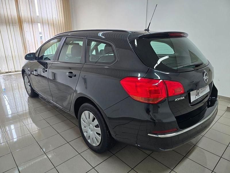 Gebraucht Opel Astra 116 PS (85 kW) 2014 Schwarz Kombi