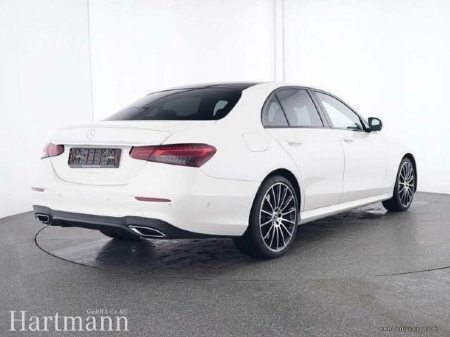 Weiß Gebraucht 2023 Mercedes E450 Limousine | 62.750 € (Fairer Preis) - Bild 1/4
