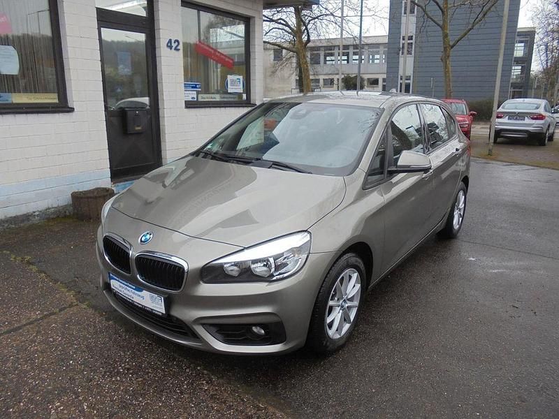 Gebraucht BMW 218 Active Tourer 136 PS (100 kW) 2015 Silber Van / Kleinbus
