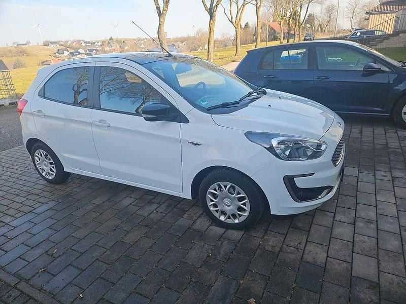 Gebraucht Ford Ka Cool & Connect 86 PS (63 kW) 2019 Schwarz Limousine