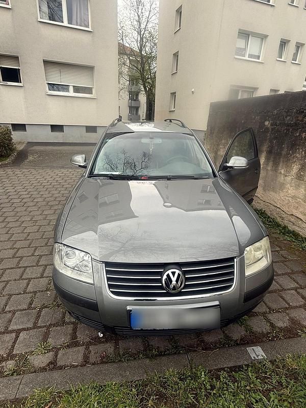 Second-hand VW Passat 116 CP (85 kW) 2004 Gri Break