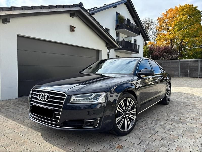Blau Gebraucht 2014 Audi A8 Ambiente Limousine | 22.800 € (Superpreis) - Bild 1/4