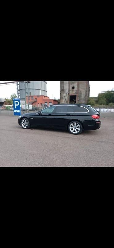 Schwarz Gebraucht 2010 BMW 525 Kombi | 7.899 € (Fairer Preis) - Bild 1/4