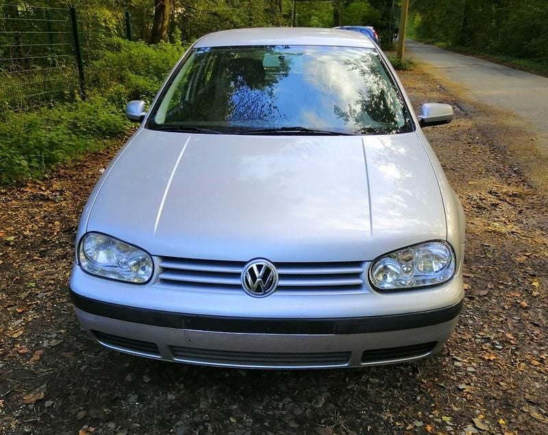 Silber Gebraucht 2008 VW Golf VI Edition Kleinwagen | 3.400 € (Superpreis) - Bild 1/2