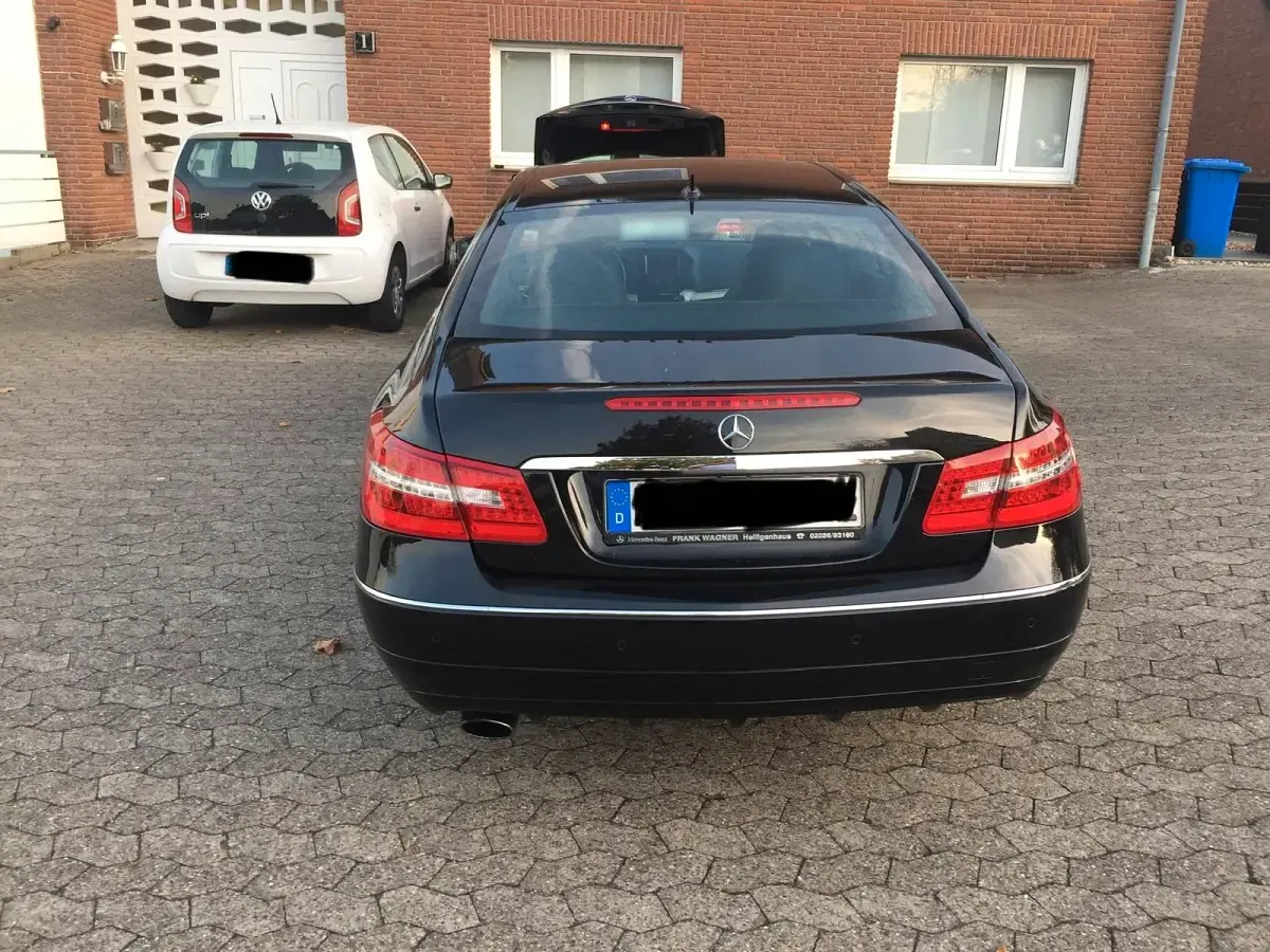 Usata Mercedes E250 204 CV (150 kW) 2011 Nero Coupé