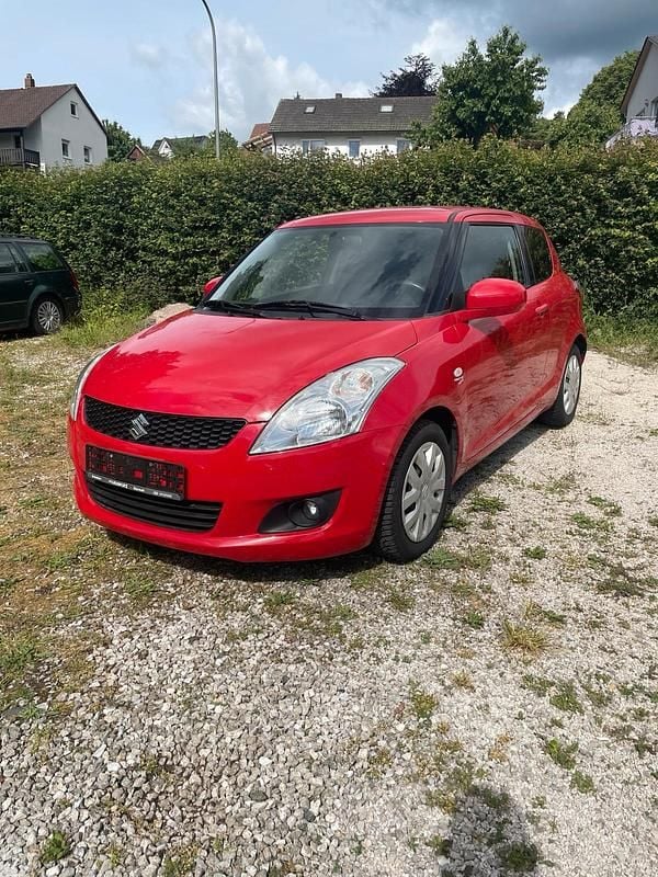 Rot Gebraucht 2012 Suzuki Swift Kleinwagen | 4.999 € (Guter Preis) - Bild 1/4