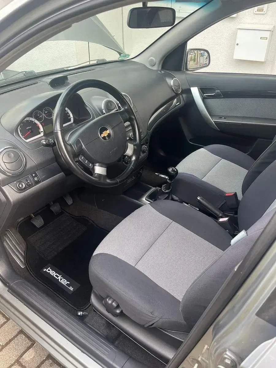 Gebraucht Chevrolet Aveo LT 101 PS (74 kW) 2011 Grau Kleinwagen