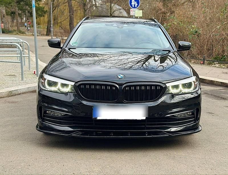 Schwarz Gebraucht 2017 BMW 520 M Sport Kombi | 18.500 € (Guter Preis) - Bild 1/4